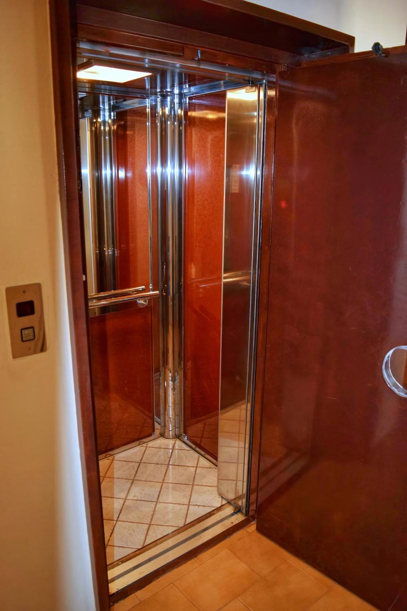 Rodon Manor Apartment Ханя Екстериор снимка